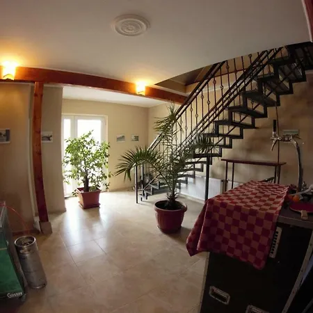 Mueller's 2 Шиофок